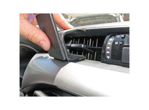 Brodit ProClip dashbord brakett Toyota Hilux (2016 ->) 