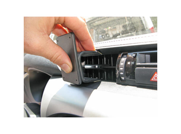 Brodit ProClip dashbord brakett Toyota Hilux (2016 ->) 