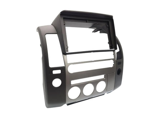 Monteringsramme for 9" spiller Navara/Pathfinder (2005-2010) m/Navi 