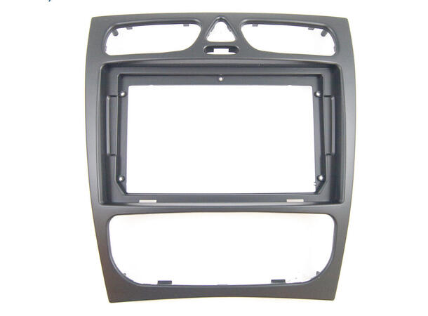 ConnectED Monteringsramme for 9" spiller MB C-klasse (2001 - 2004) 