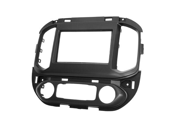 Connects2 2-DIN monteringsramme Colorado/Canyon (2015-2023) m/Auto AC 