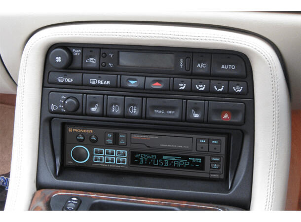 Pioneer SXT-C10PS Bilradiopakke Jaguar XK8/XKR (1996–1999) u/Premium lyd 